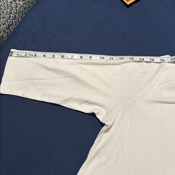 JJill Size M White 3/4 Length Sleeve Top With Buttons on the Shoulder - Picture 10 of 13